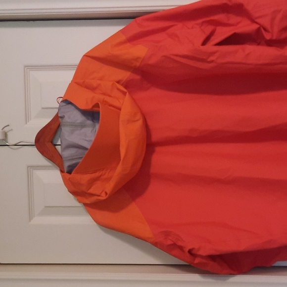 Men's hooded jacket. - Picture 2 of 6